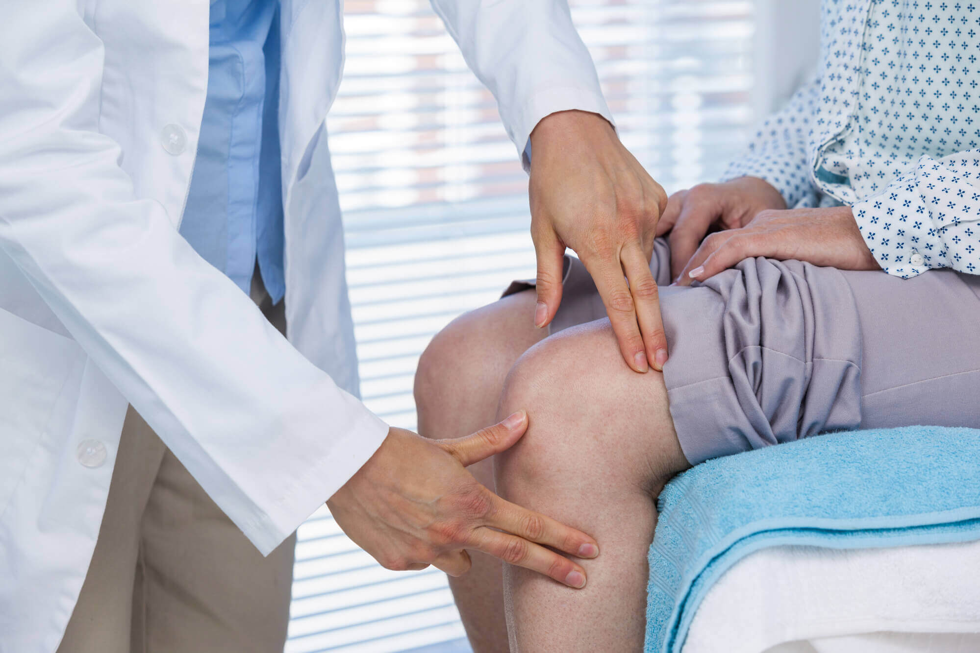 טיפול בכאבי ברכיים - דר' עמית רגב אורטופד מומחה להחלפת מפרקים